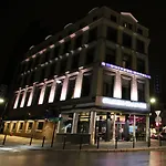 De L'univers Hotel