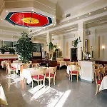 Hotel De L'univers 3*