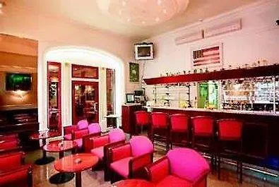 Hotel De L'univers 3*