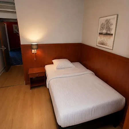 De L'univers Hotel 3*
