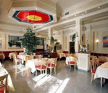 Hotel De L'univers 3*