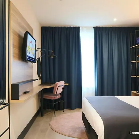 Hotel De L'univers 3*