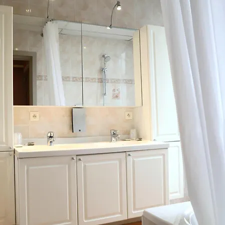 De L'univers 2* Liege