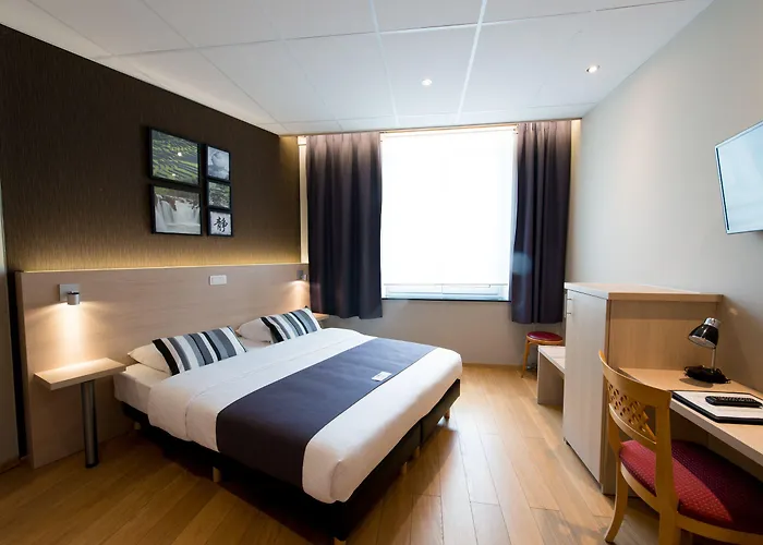 De L'univers Hotel 3*