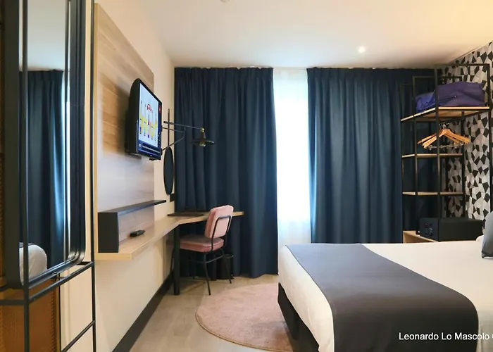 Hotel De L'univers 3*