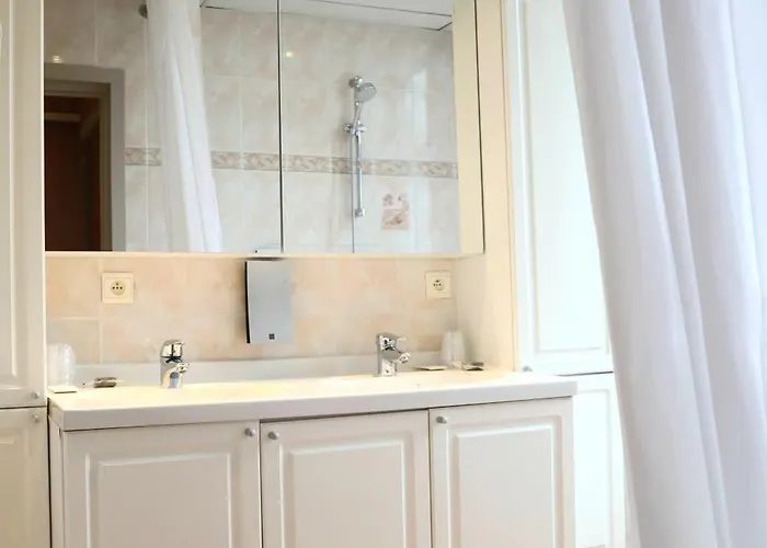 De L'univers 3* Liège